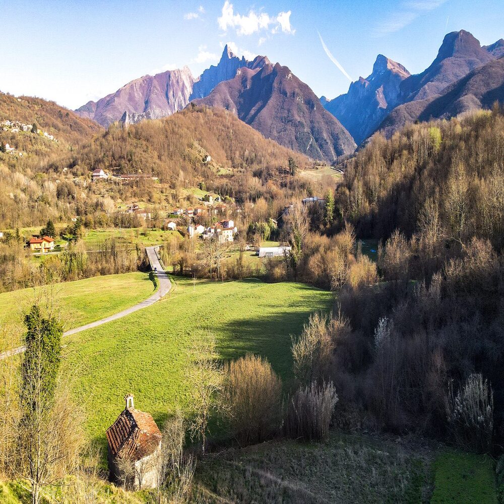 Oratorio-Madonna-del-Popolo-Chiese-Pievi-Cortila-Fivizzano-Lunigiana2_1 (1)